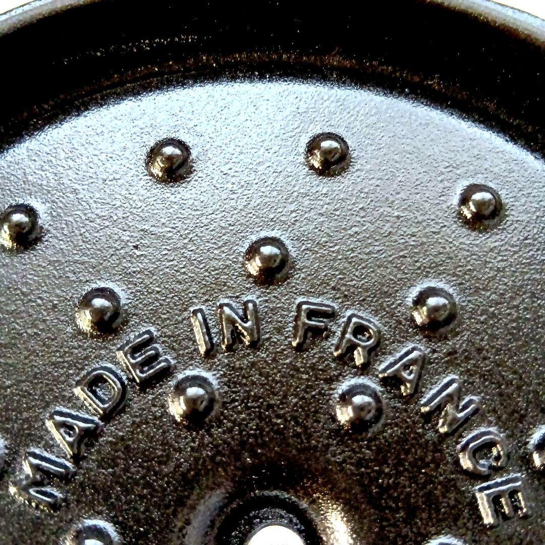 【新品(未使用)】STAUB　ストウブ　ピコ・ココット　ラウンド 18cm（赤）