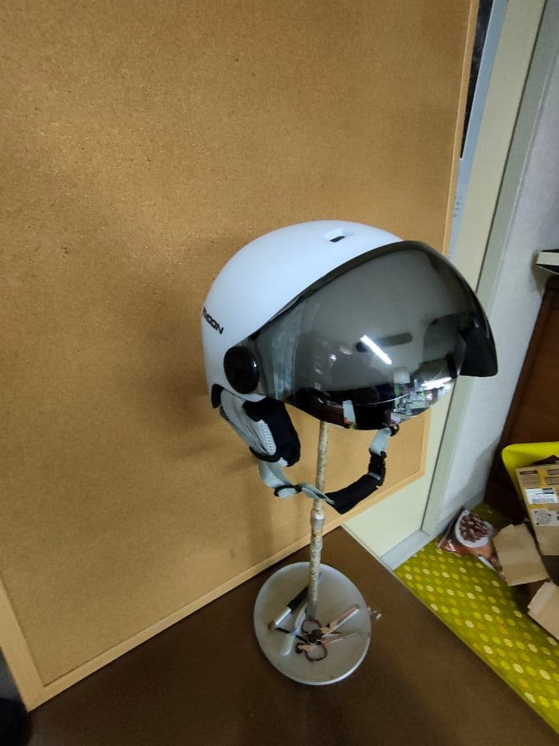 スキー用ヘルメット　大人用　Lサイズ　58cm〜61cm