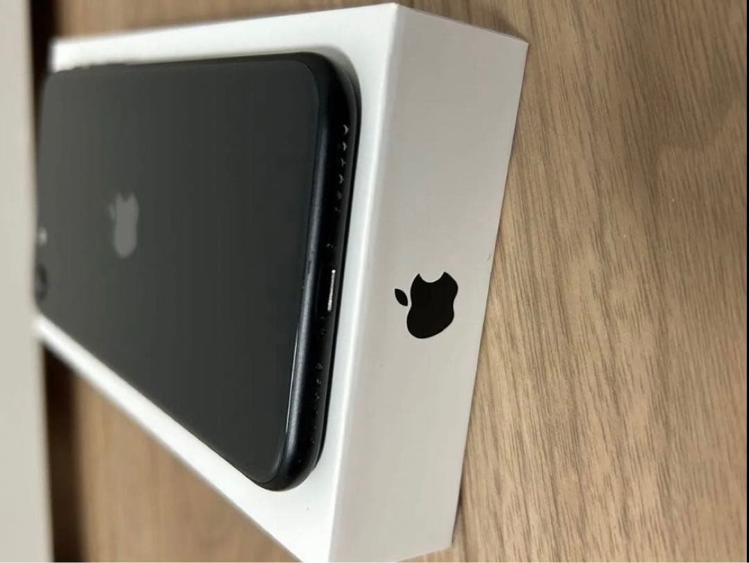 美品 iPhone SE 第2世代 64GB ブラック SIMフリー