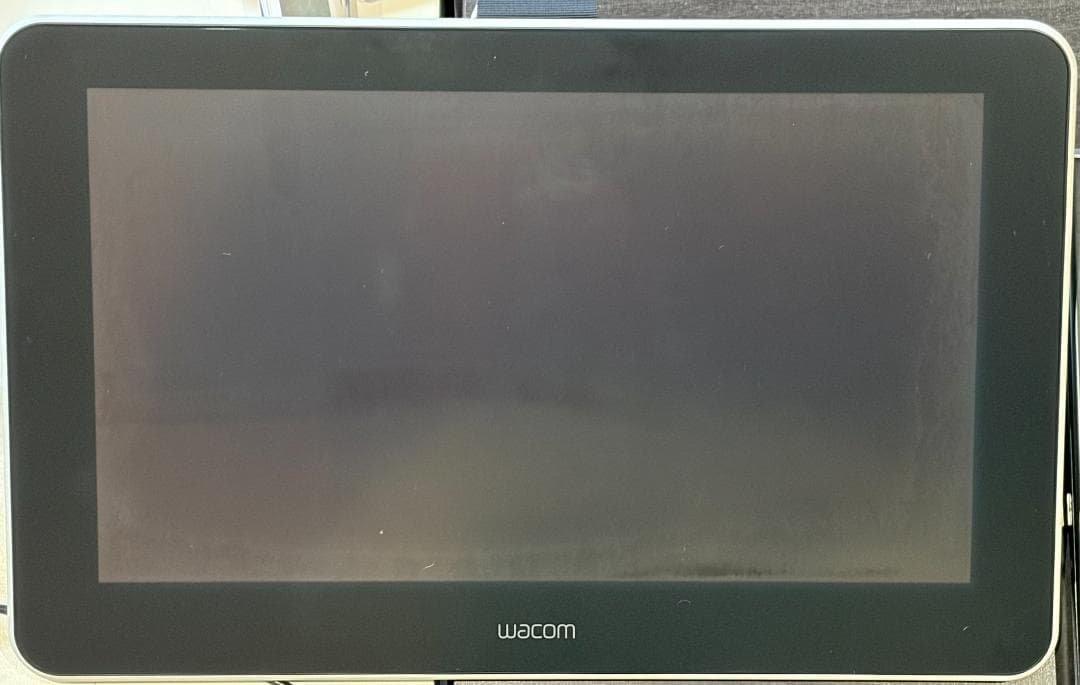 Wacom One DTC133 液晶ペンタブレット本体とペン