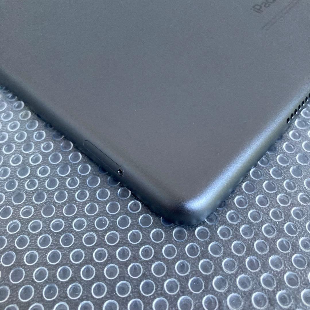 3777【早い者勝ち】比較的美品☆iPad8 第8世代 32GB SIMフリー☆