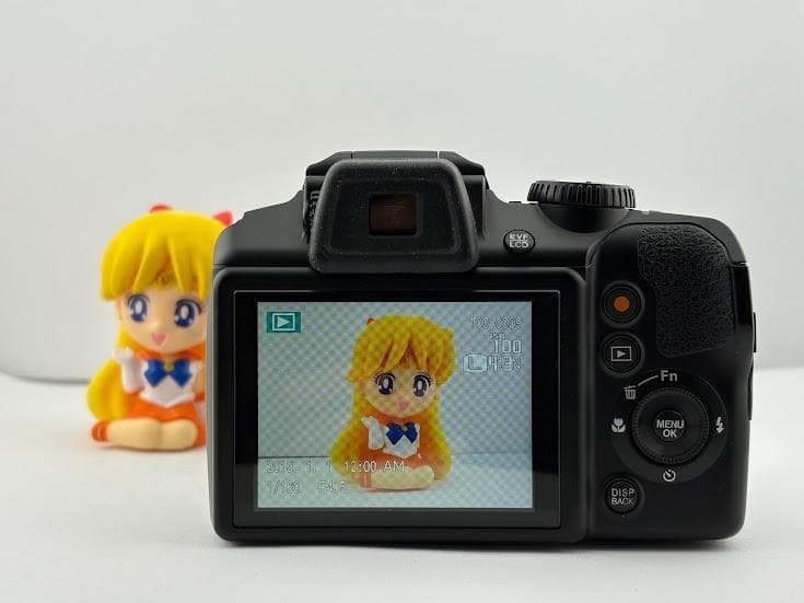 ★極上美品★フジフィルムFUJIFILM Finepix S8200 ブラック