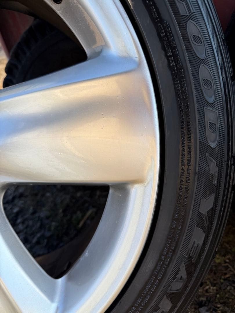 レクサスのタイヤサイズ245/45/R19