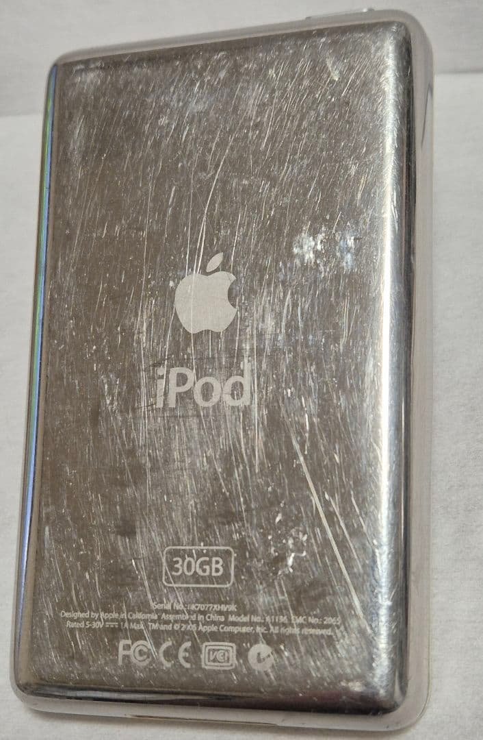 iPod classic 第5世代 30GB 本体＋箱　 動作確認済 外装傷あり